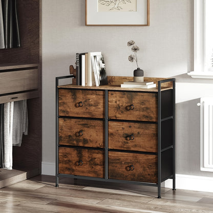 1 commode avec un meuble à tiroirs comprenant six tiroirs en tissu, conçue pour le rangement dans la chambre à coucher, le salon ou le couloir, avec une structure en métal dans un style industriel vintage, finie en marron et noir