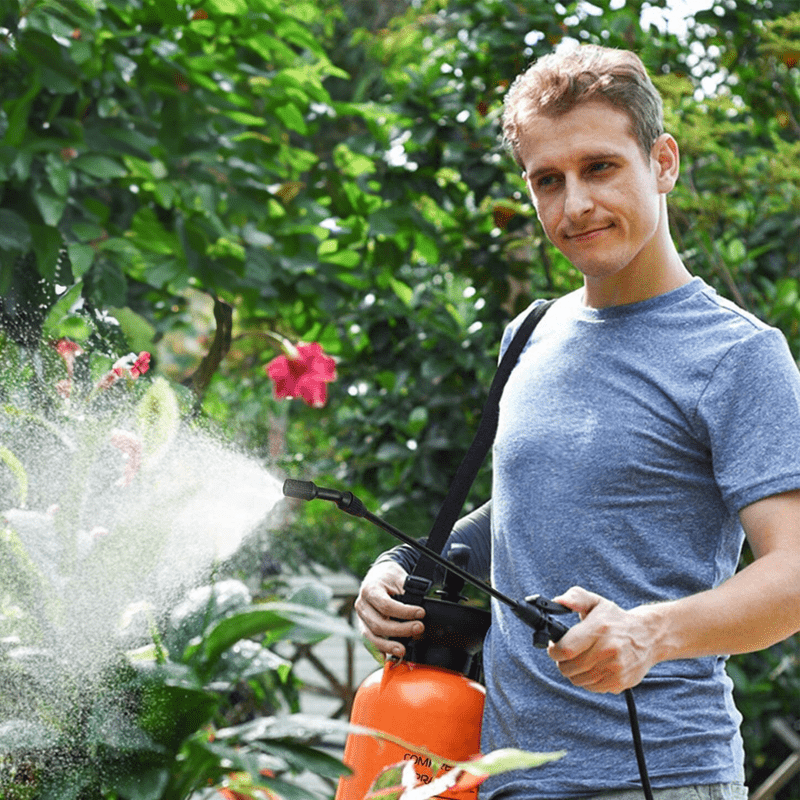 Pressure Sprayer, Garden, Manual, 8L, with Long Lance, Strong, Durable, Professional Tool for Garden Care, for Watering Plants, Spraying, And Dispersing Fertilizers And Plant Protection Agents, Has a Large Capacity of 8 Liters, Allows for Long Work Withou