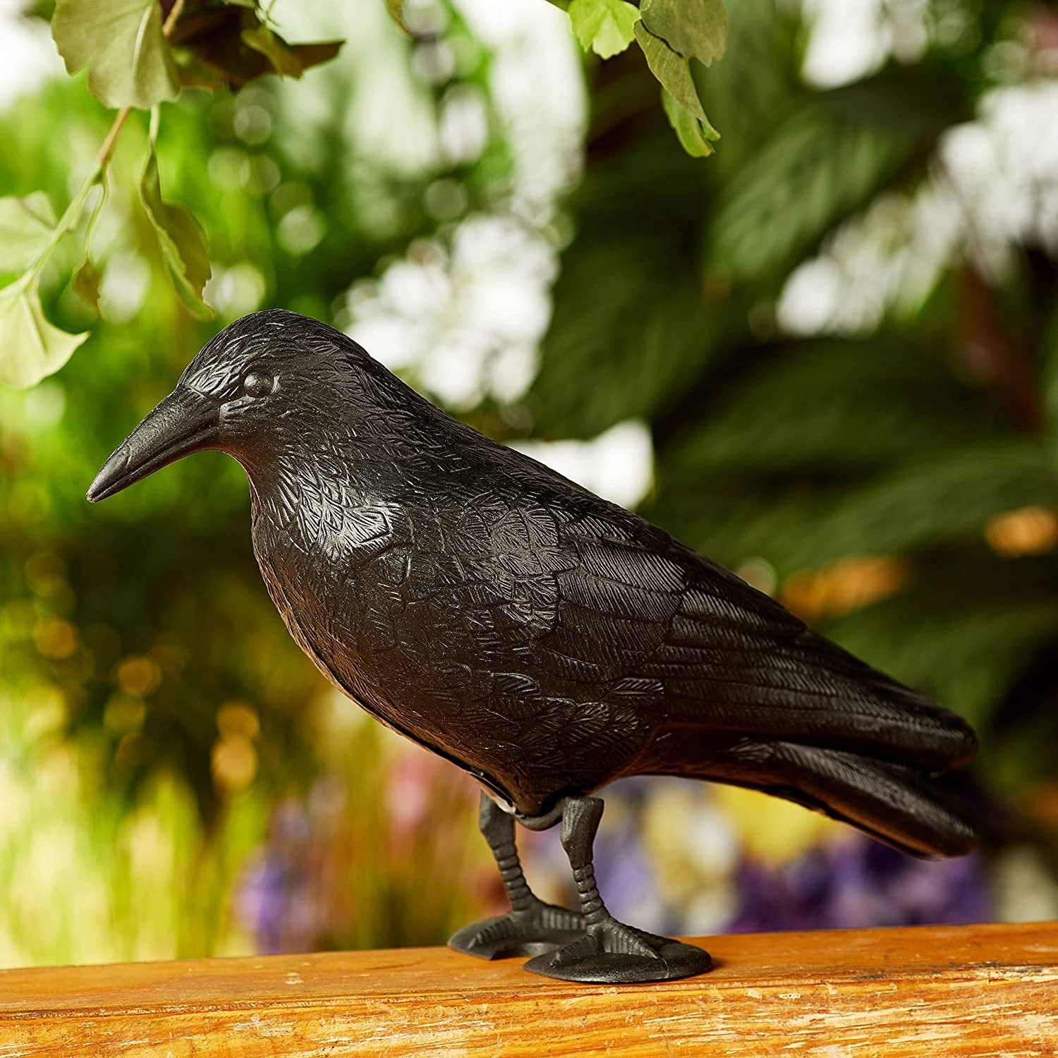 Leurre de Corbeau Réaliste, Corneille 3D, Dissuasion pour Oiseaux pour Jardin et Balcon, Figurine en Plastique Résistant aux Intempéries, Efficace Contre les Pigeons, les Étourneaux et Autres Oiseaux, Statue de Jardin Extérieur, Décoration pour Patio, Ter