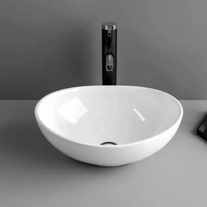 Lavabo ovale moderne : Lavabo élégant pour comptoirs ronds ou ovales, parfait pour les salles de bain contemporaines