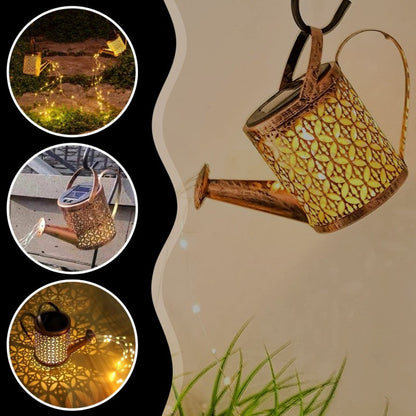 Lanterne de Jardin LED à Énergie Solaire XXL en Forme d'Arrosoir avec Capteur de Crépuscule. Lampe Solaire Décorative avec Eau Coulante et Effet de Goutte LED. Arrosoir Suspendu en Métal sur Support, 83 cm, pour Jardinières, Pelouses et Parterres de Fleur