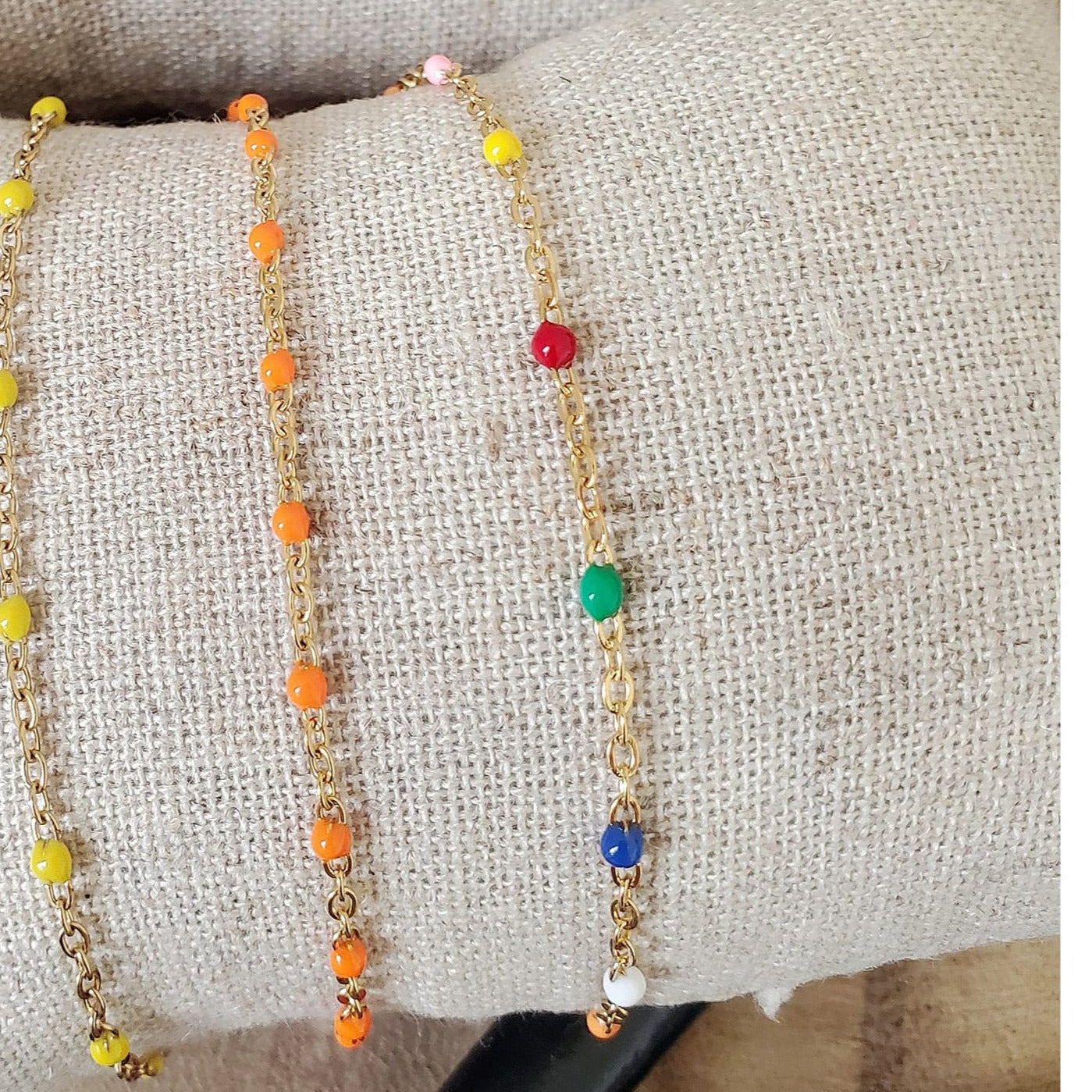 Bracelet perles d'email chaine acier inoxydable couleur or artisanal fait main