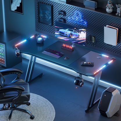 Bureau de Gaming avec Éclairage LED et Tapis de Souris, Grand Bureau Ergonomique pour Ordinateur avec Porte-Gobelet, Crochet pour Casque, Design Moderne en Fibre de Carbone pour PC Gaming & Bureau à Domicile, Noir