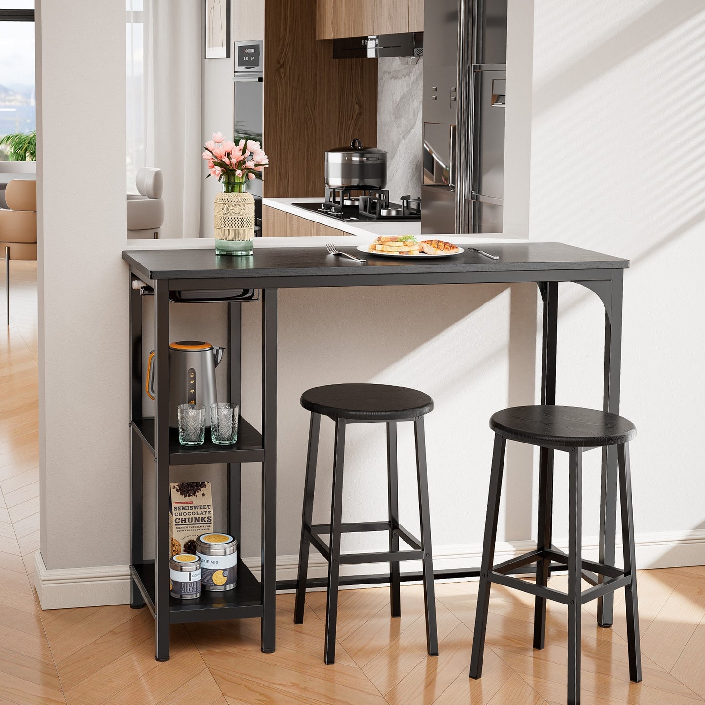 Ensemble de table et de chaises de bar 3 pièces, ensemble de table de bar moderne en fonte noire avec 2 tabourets, ensemble de table industrielle et de tabouret de bar, plateau en bois, table de pub rectangulaire avec étagères et porte-verres, pour cuisin