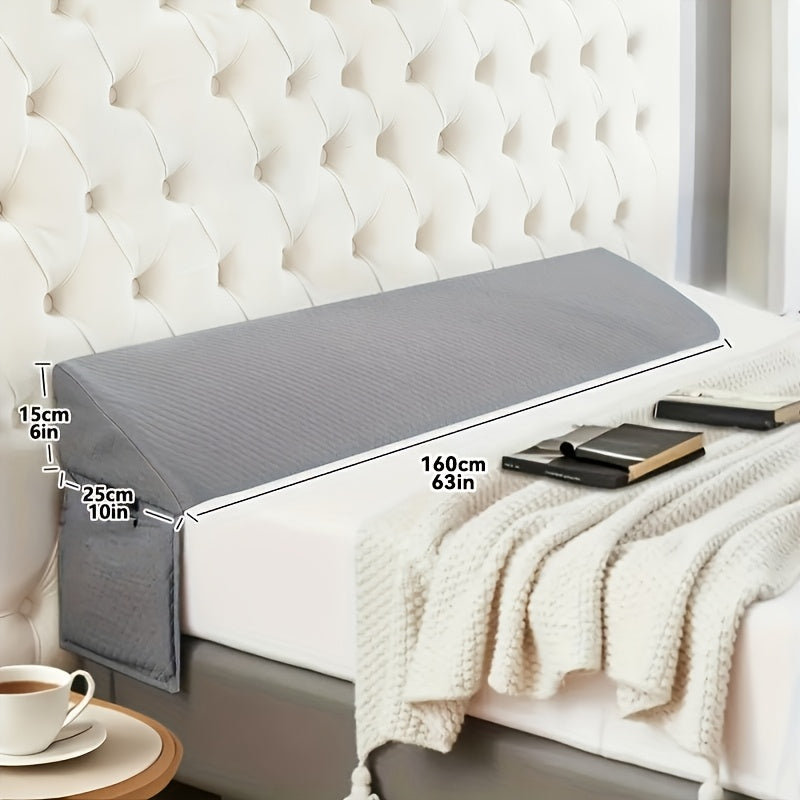 Oreiller en forme de cale conçu pour combler l'espace entre la tête de lit et le matelas. Lavable en machine, disponible en gris et blanc, il soutient le bas du dos pendant la lecture. Retour gratuit des articles endommagés, frais de retour inclus