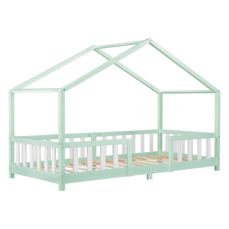 Lit pour enfants Treviolo de style maison avec protection contre les chutes en bois de pin