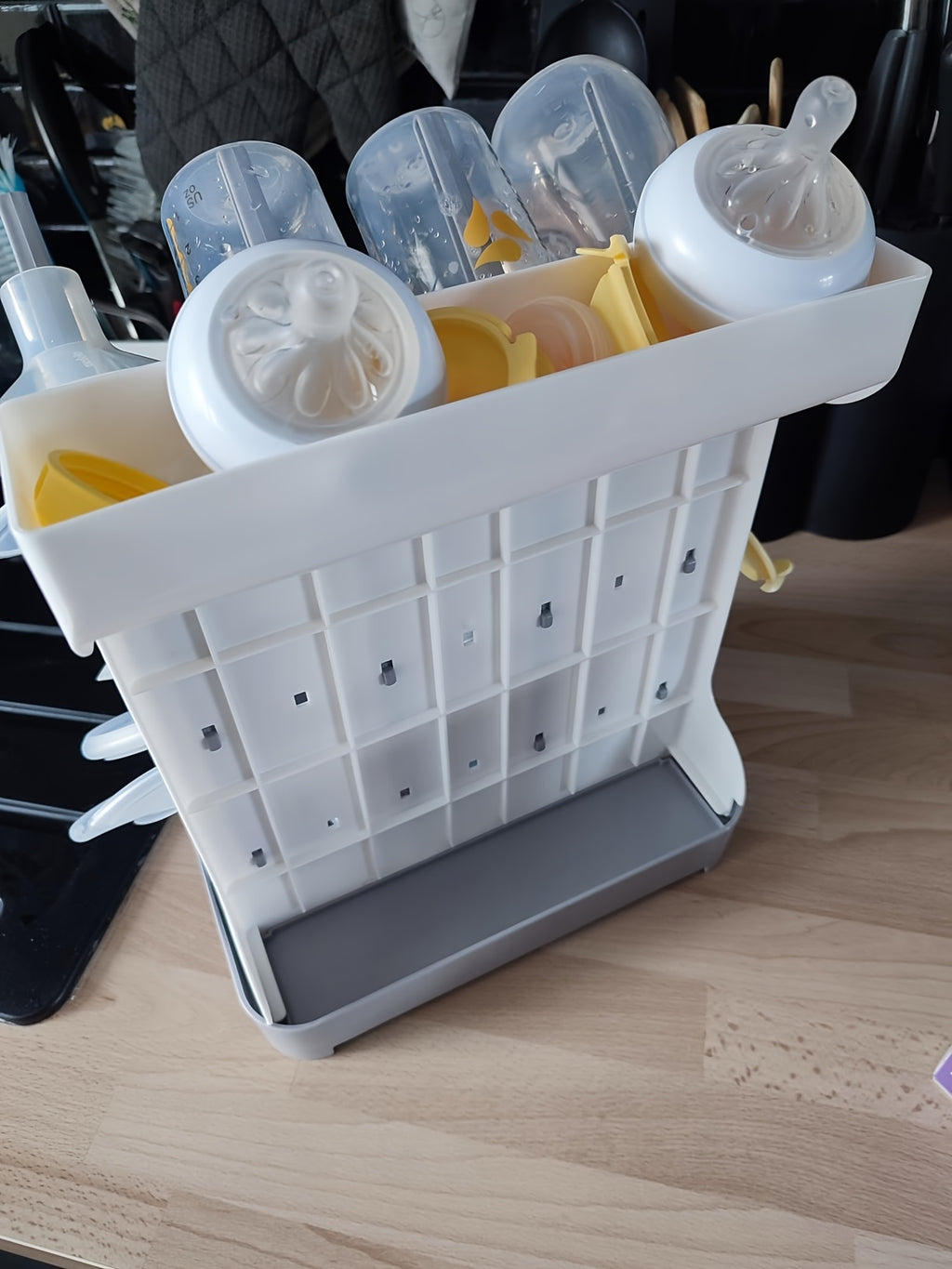 Égouttoir à bouteilles vertical - Gain de place, convient pour bouteilles et porte-pièces, égouttoir compact pour tire-lait, porte-accessoires compatible Brezza, pour station de séchage d'établi