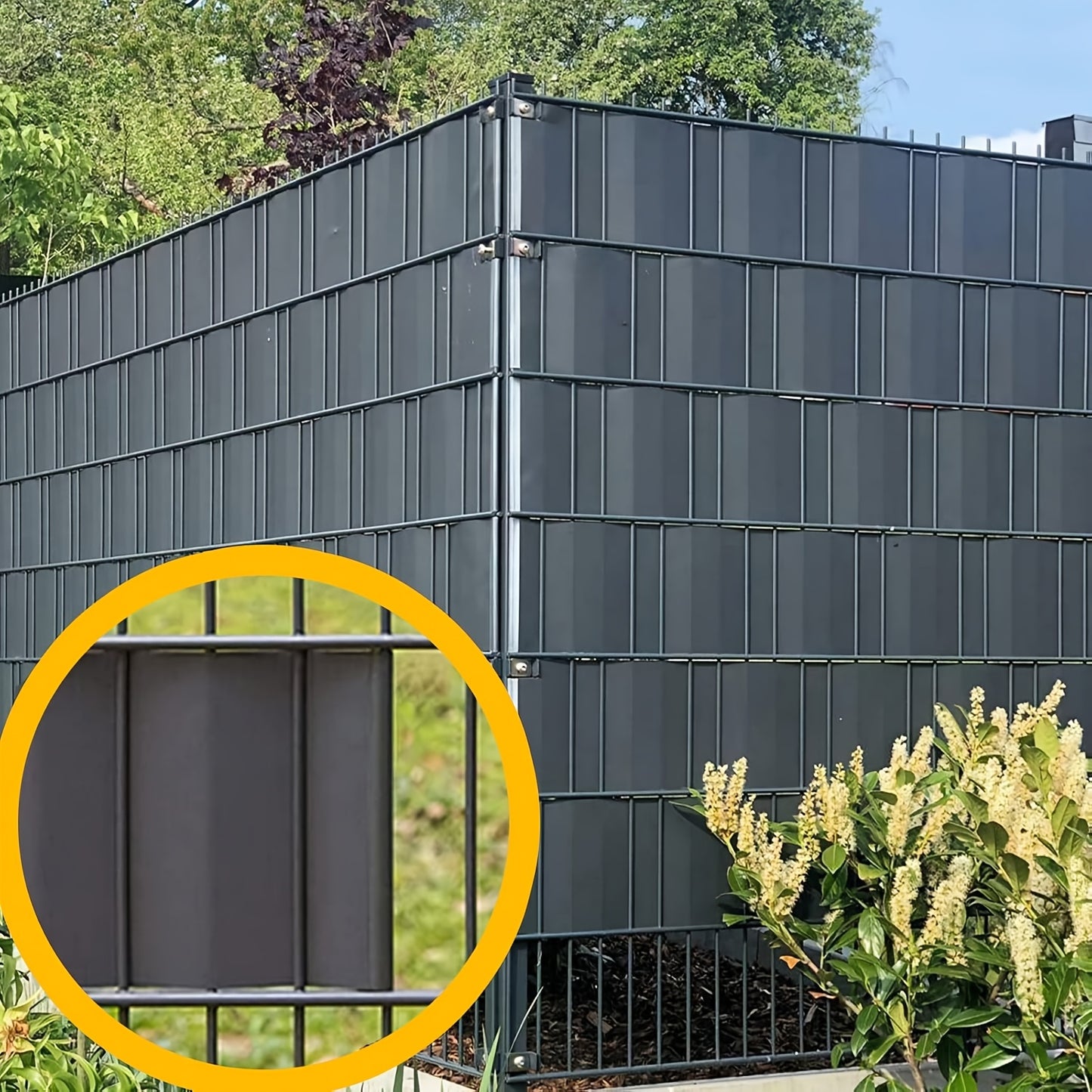 72 pièces de bandes d'écran d'intimité en PVC avec rails de serrage, conçues pour être utilisées comme barrière anti-vent ou écran d'intimité pour jardins et clôtures, comprenant des clips de fixation pour les clôtures en treillis double fil en couleur an