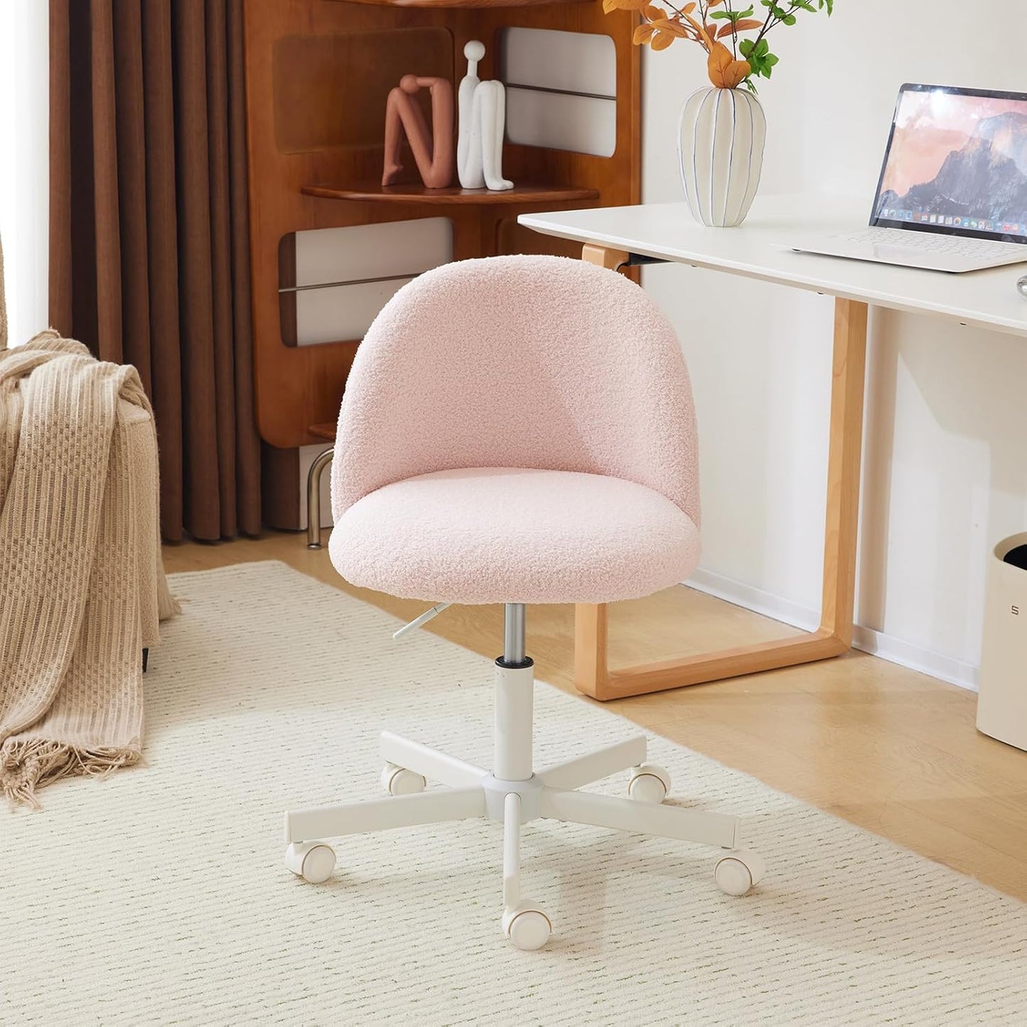 Chaise de bureau ergonomique réglable en hauteur Bonnlo avec base à 5 roues, revêtement en tissu Teddy blanc et cadre en métal - Chaise de bureau inclinable manuelle avec siège rembourré doux pour bureau à domicile, chambre, bureau - Construction robuste
