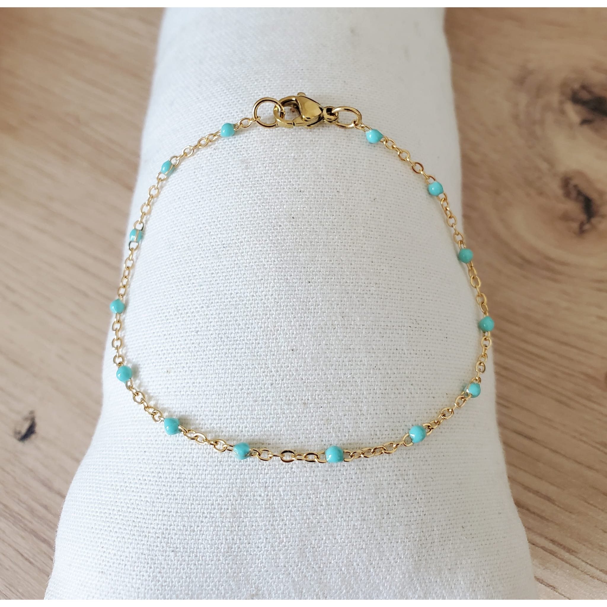 Bracelet perles d'email chaine acier inoxydable couleur or artisanal fait main