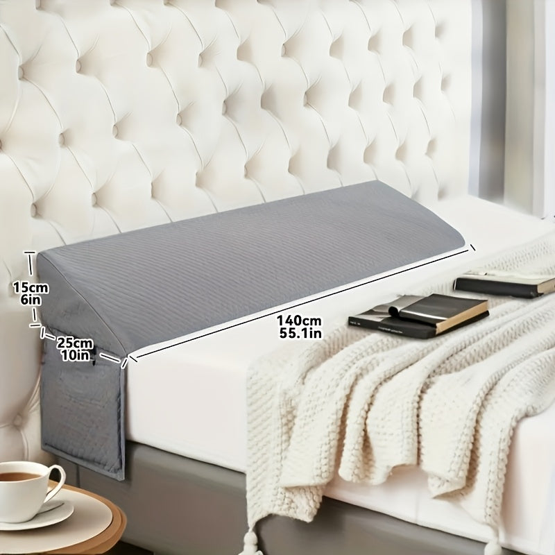 Oreiller en forme de cale conçu pour combler l'espace entre la tête de lit et le matelas. Lavable en machine, disponible en gris et blanc, il soutient le bas du dos pendant la lecture. Retour gratuit des articles endommagés, frais de retour inclus