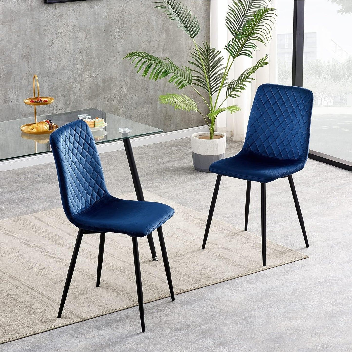 Ensemble de 4 chaises de salle à manger MCC Direct en velours, pieds en métal, chaises Lexi, chaises de conception