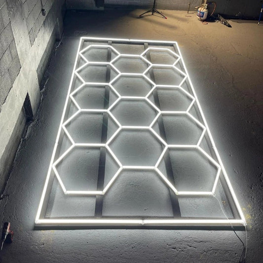 Lumière LED hexagonale 5 grilles/8 grilles/10, 14 grilles avec bordure, 6500K super brillante, facile à installer, design durable pour garage, atelier beauté auto, atelier, salle d'exposition, salle de sport