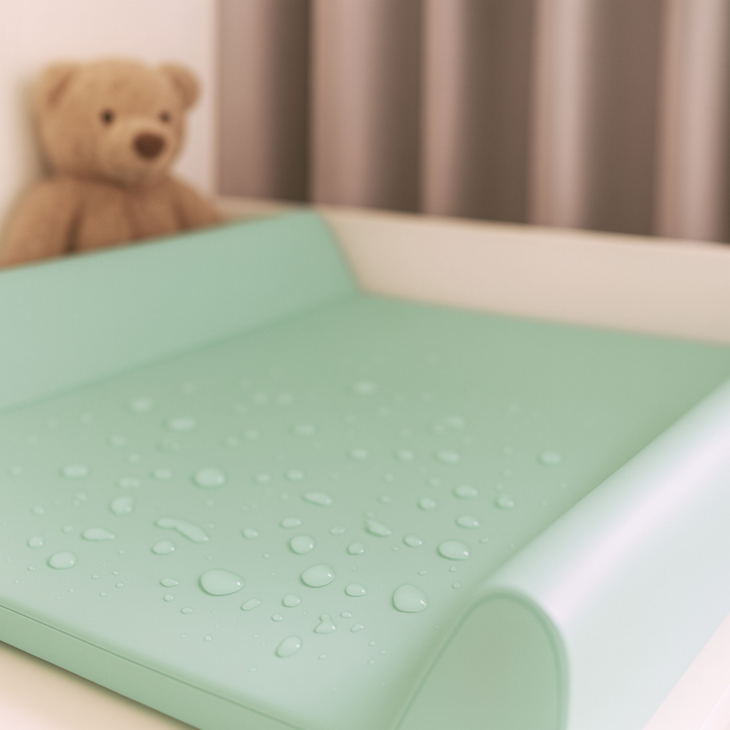 AMIKU, Matelas à langer doux pour bébés, Coussin à langer pour bébé, Mousse profilée pour changer les bébés, Coussin pour table ou commode, 50Cmx70Cm, Produit pour le soin des bébés, Sûr, Fabriqué en Europe, pour la maternelle, 100% imperméable, 100% anti