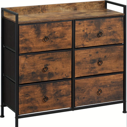 1 commode avec un meuble à tiroirs comprenant six tiroirs en tissu, conçue pour le rangement dans la chambre à coucher, le salon ou le couloir, avec une structure en métal dans un style industriel vintage, finie en marron et noir