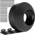 Bordure de pelouse flexible en plastique noir avec ancrages au sol, une bordure de jardin invisible pour pelouses et parterres de fleurs