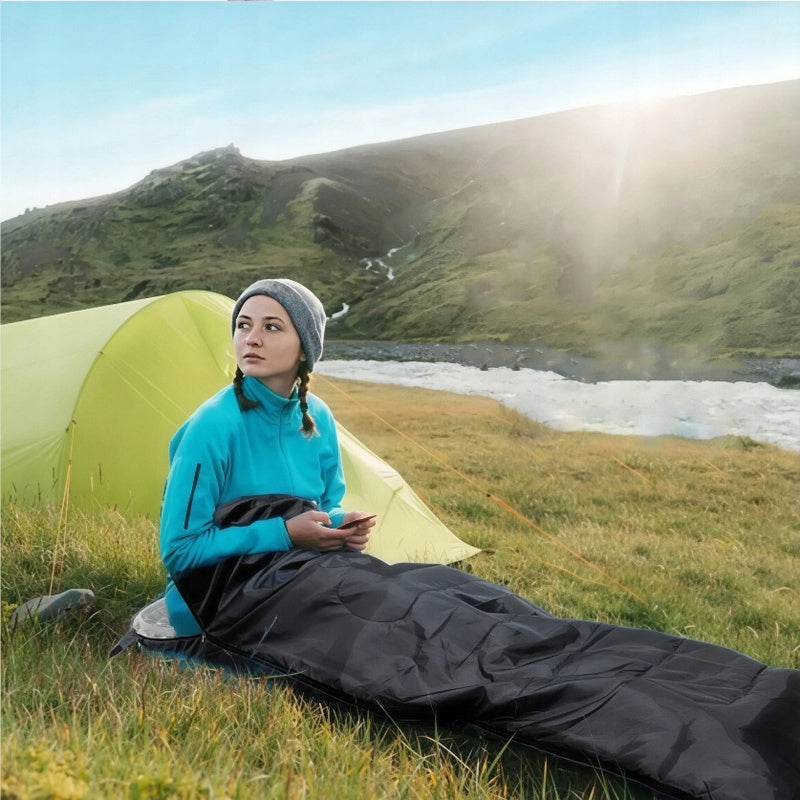 Housse de sac de couchage de camping, couverture de voyage avec capuche et fermeture éclair 210X75 cm, légère 500G. Sac de couchage hypoallergénique pour randonnées et camping. Grande taille, liberté de mouvement. Sac de transport compact et facile. Isola