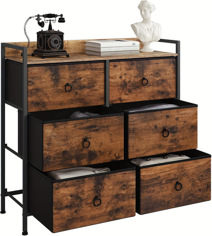 1 commode avec un meuble à tiroirs comprenant six tiroirs en tissu, conçue pour le rangement dans la chambre à coucher, le salon ou le couloir, avec une structure en métal dans un style industriel vintage, finie en marron et noir