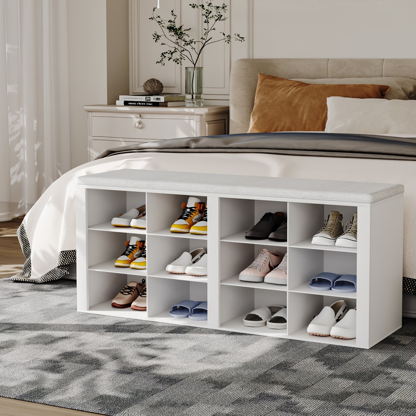 Banc de Rangement pour Chaussures, Siège avec Étagère, Incluant un Meuble, Coussins Rembourrés, Doté de 12 Compartiments, Convient aux Salons, Couloirs et Chambres, dans une Couleur Blanc-Gris