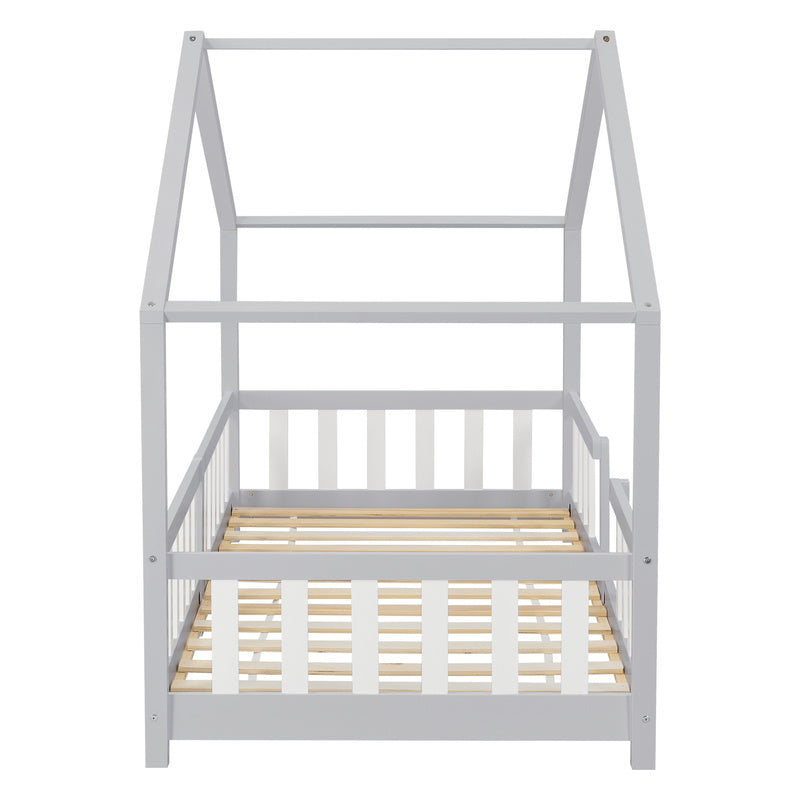 Lit pour enfants Treviolo de style maison avec protection contre les chutes en bois de pin
