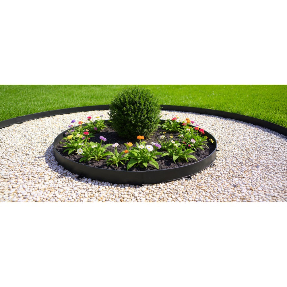 Bordure de pelouse flexible en plastique noir avec ancrages au sol, une bordure de jardin invisible pour pelouses et parterres de fleurs