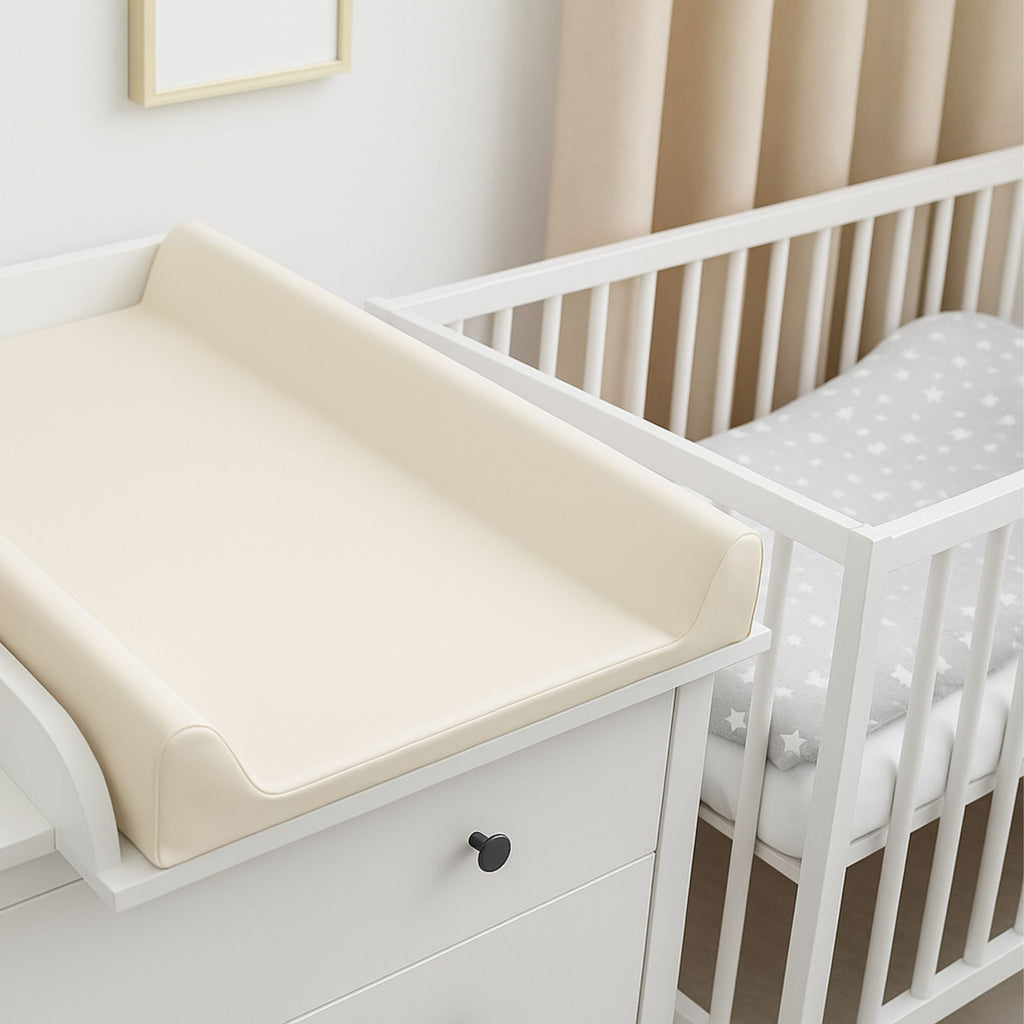 AMIKU, Matelas à langer doux pour bébés, Coussin à langer pour bébé, Mousse profilée pour changer les bébés, Coussin pour table ou commode, 50Cmx70Cm, Produit pour le soin des bébés, Sûr, Fabriqué en Europe, pour la maternelle, 100% imperméable, 100% anti