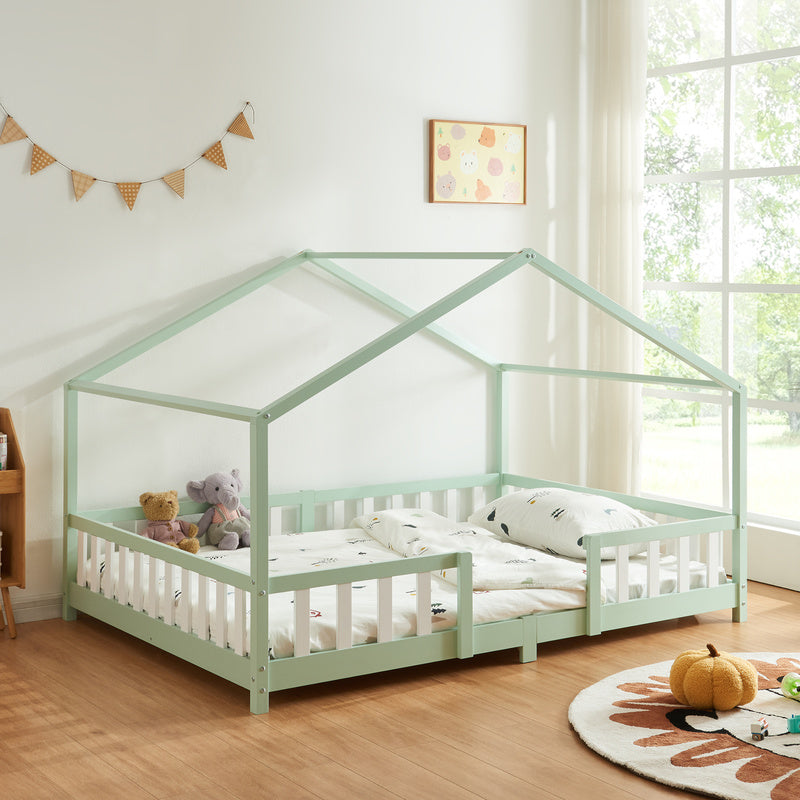 Lit pour enfants Treviolo de style maison avec protection contre les chutes en bois de pin