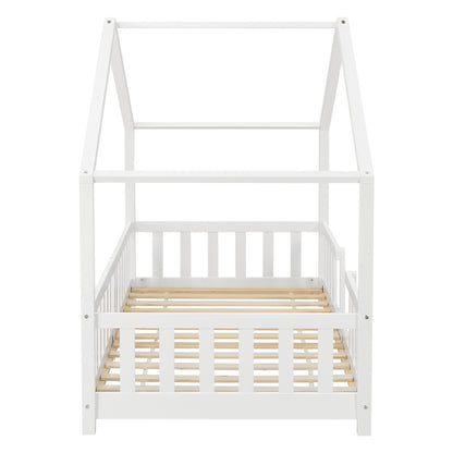 Lit pour enfants Treviolo de style maison avec protection contre les chutes en bois de pin