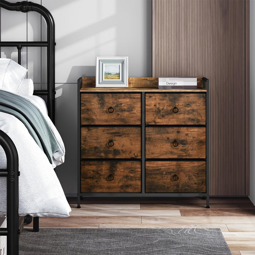 1 commode avec un meuble à tiroirs comprenant six tiroirs en tissu, conçue pour le rangement dans la chambre à coucher, le salon ou le couloir, avec une structure en métal dans un style industriel vintage, finie en marron et noir