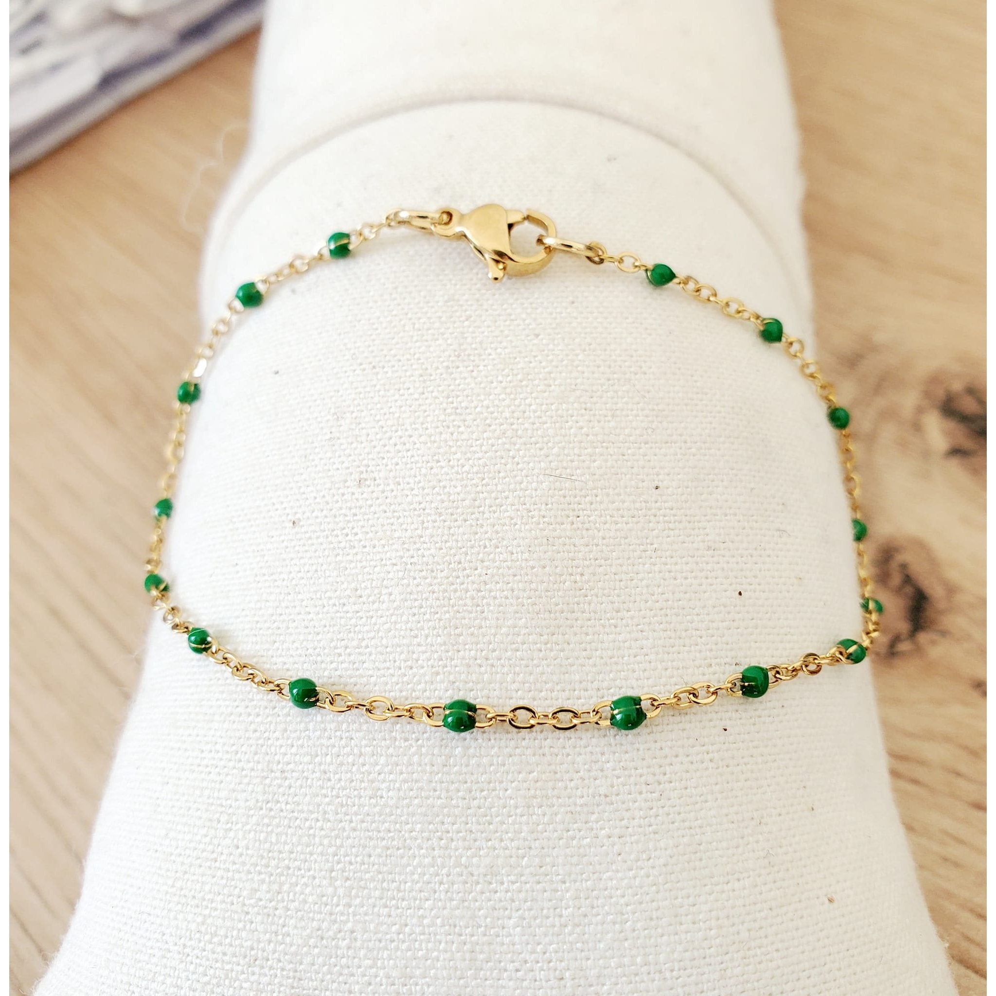 Bracelet perles d'email chaine acier inoxydable couleur or artisanal fait main